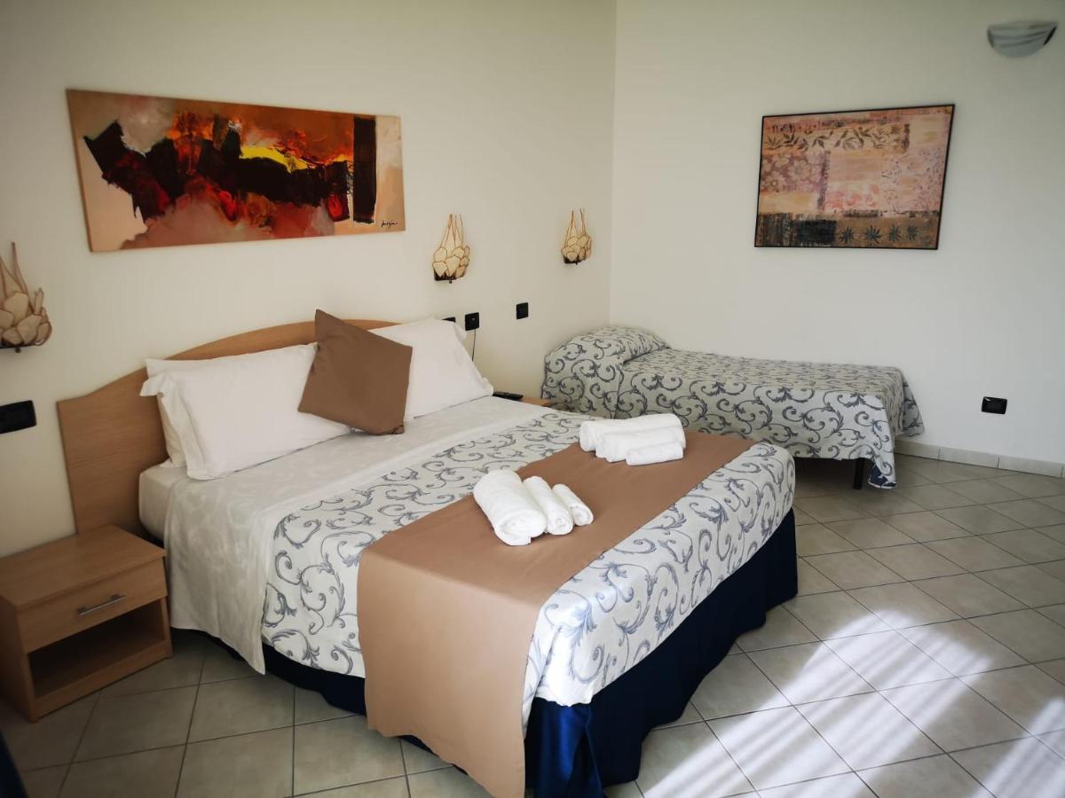 Economy Triple Room