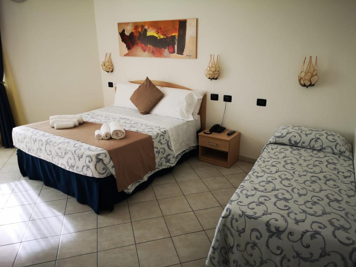 Economy Triple Room