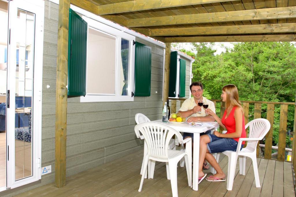 Two-Bedroom Mobile Home,11790971:JPEG