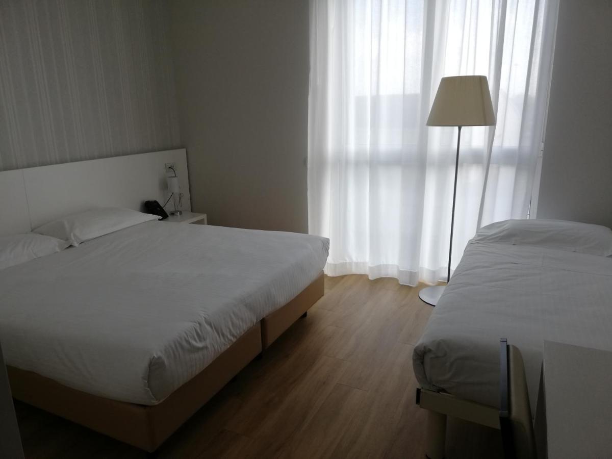 Triple Room,1209419896:JPEG