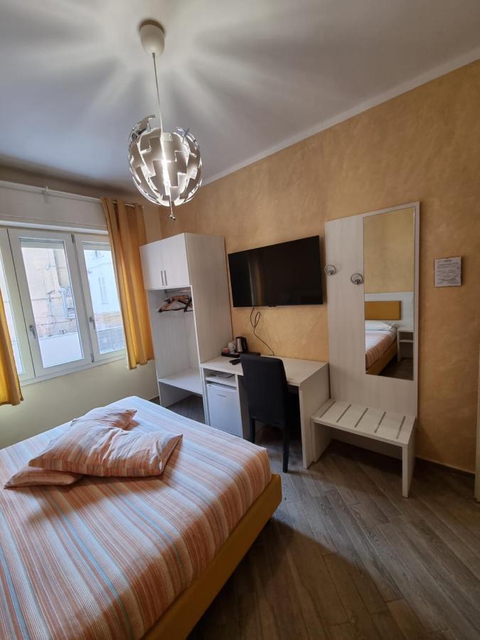 Large Double or Twin Room