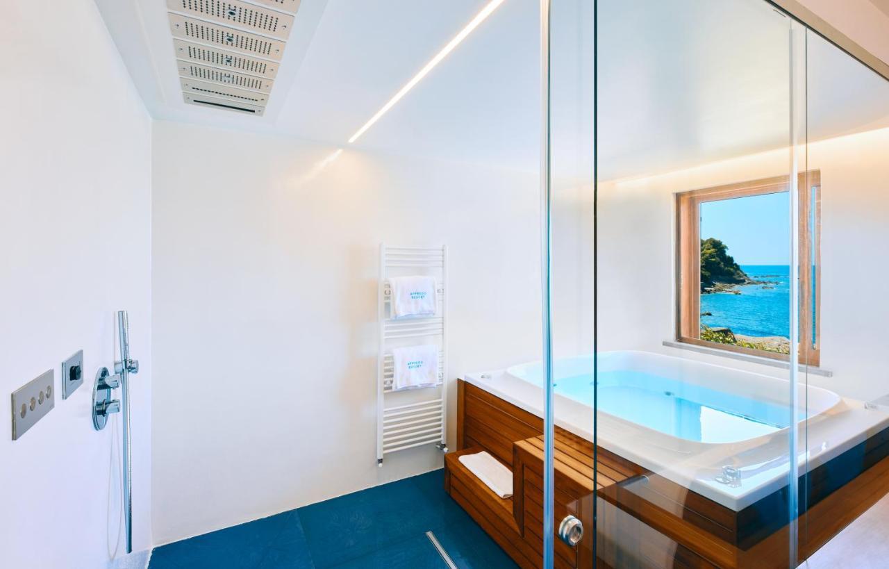 Deluxe Suite Spa Bath Spa Access