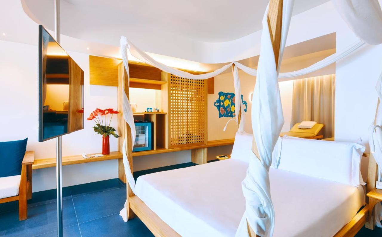 Deluxe Suite Spa Bath Spa Access