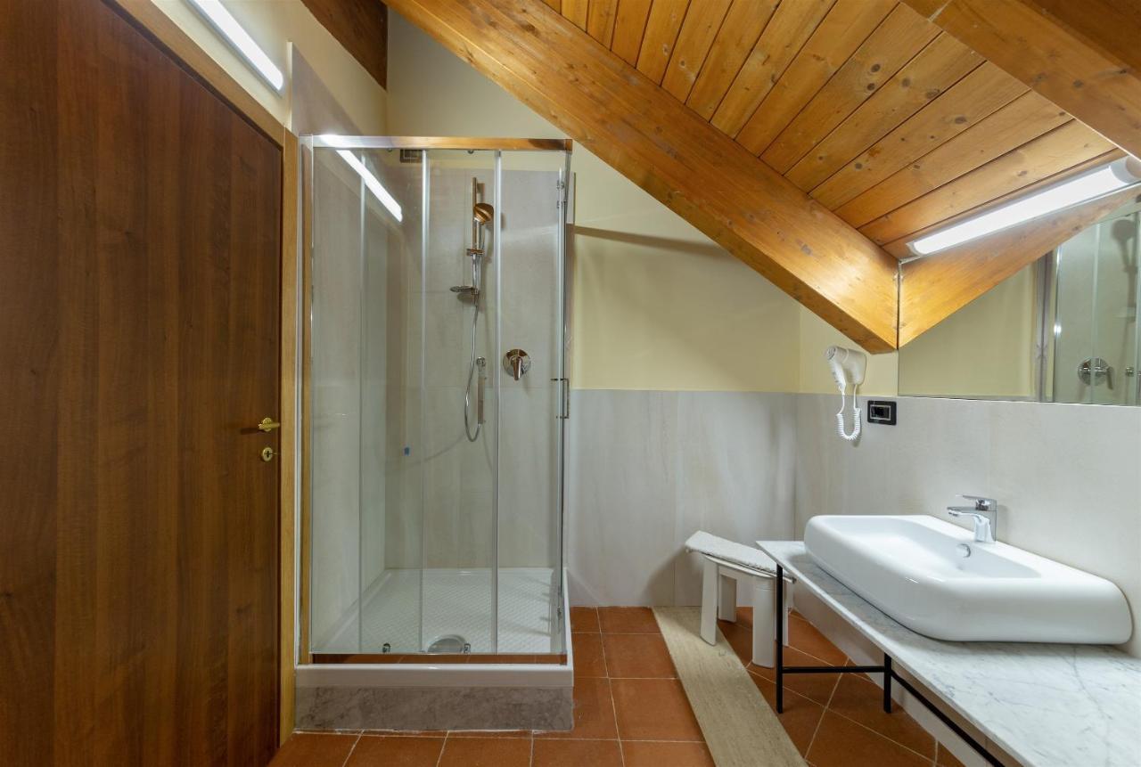 Double Room,1279774561:JPEG