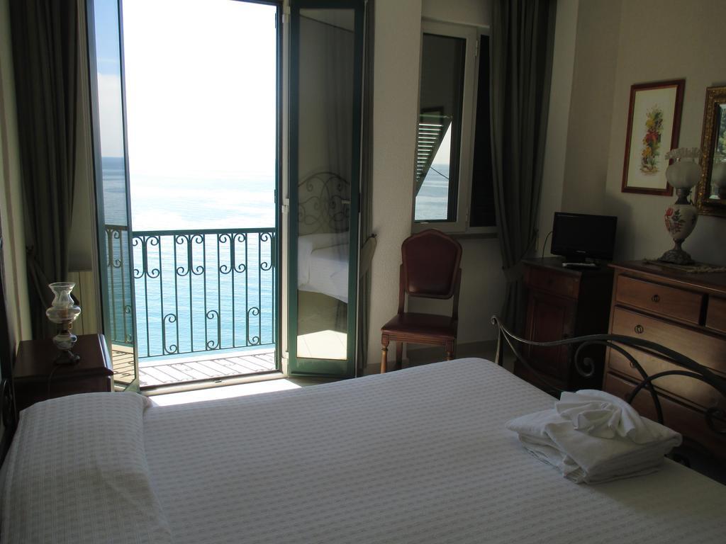 Triple Room Balcony Sea View,1259870062:JPEG