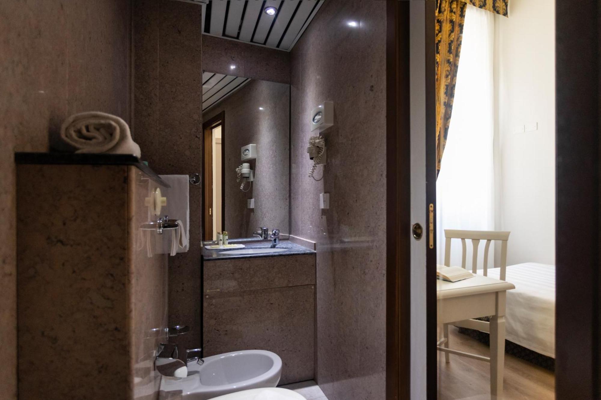 Classic Single Room