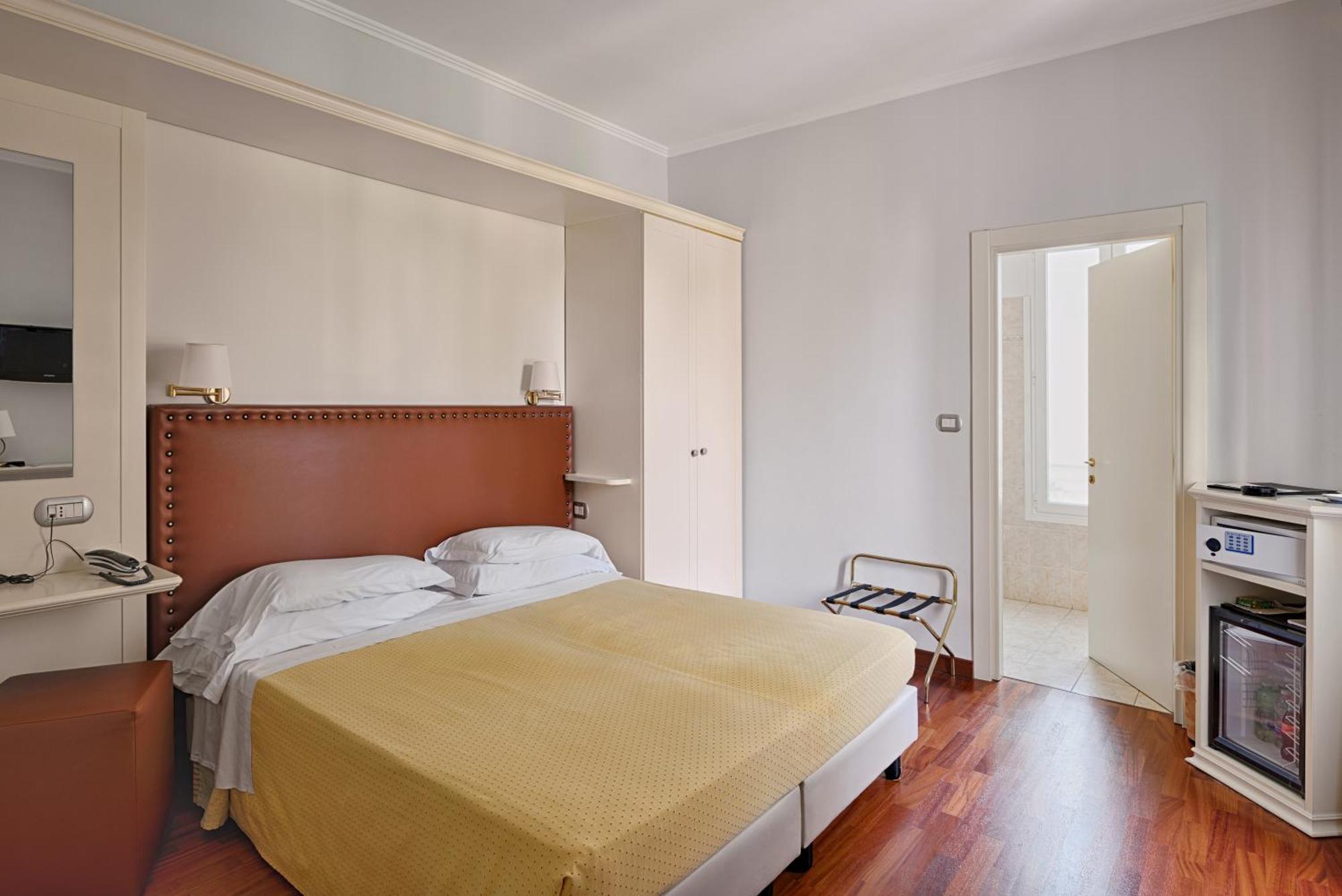 Standard Double Room,1177933240:JPEG