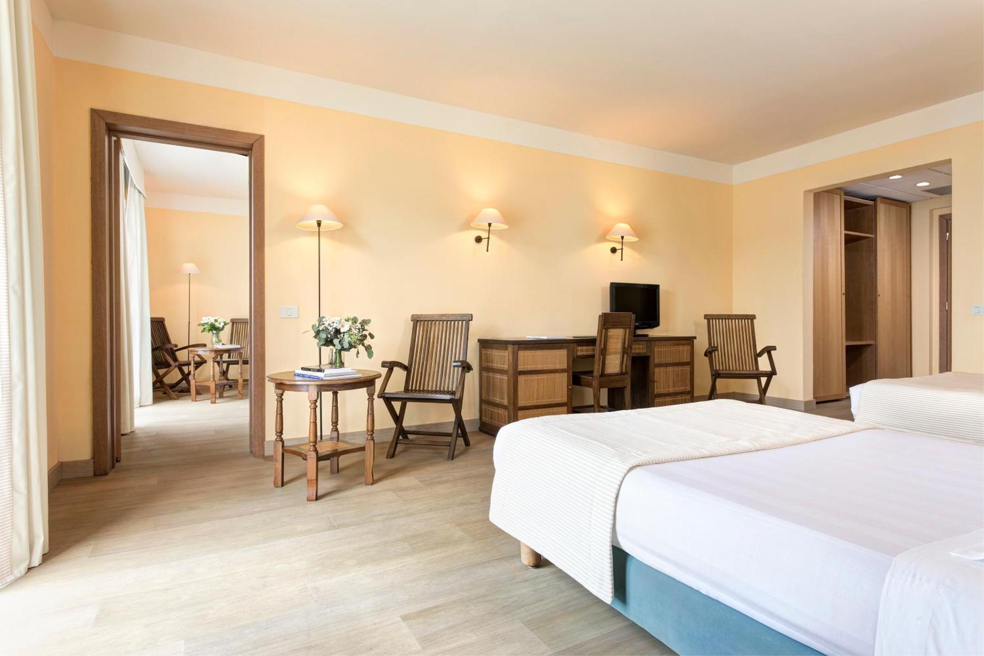 Zweibettzimmer mit Meerblick und Balkon