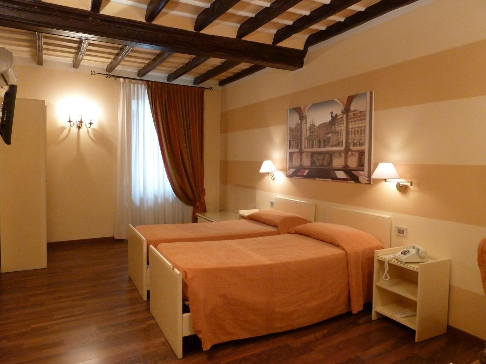 Comfort Triple Room