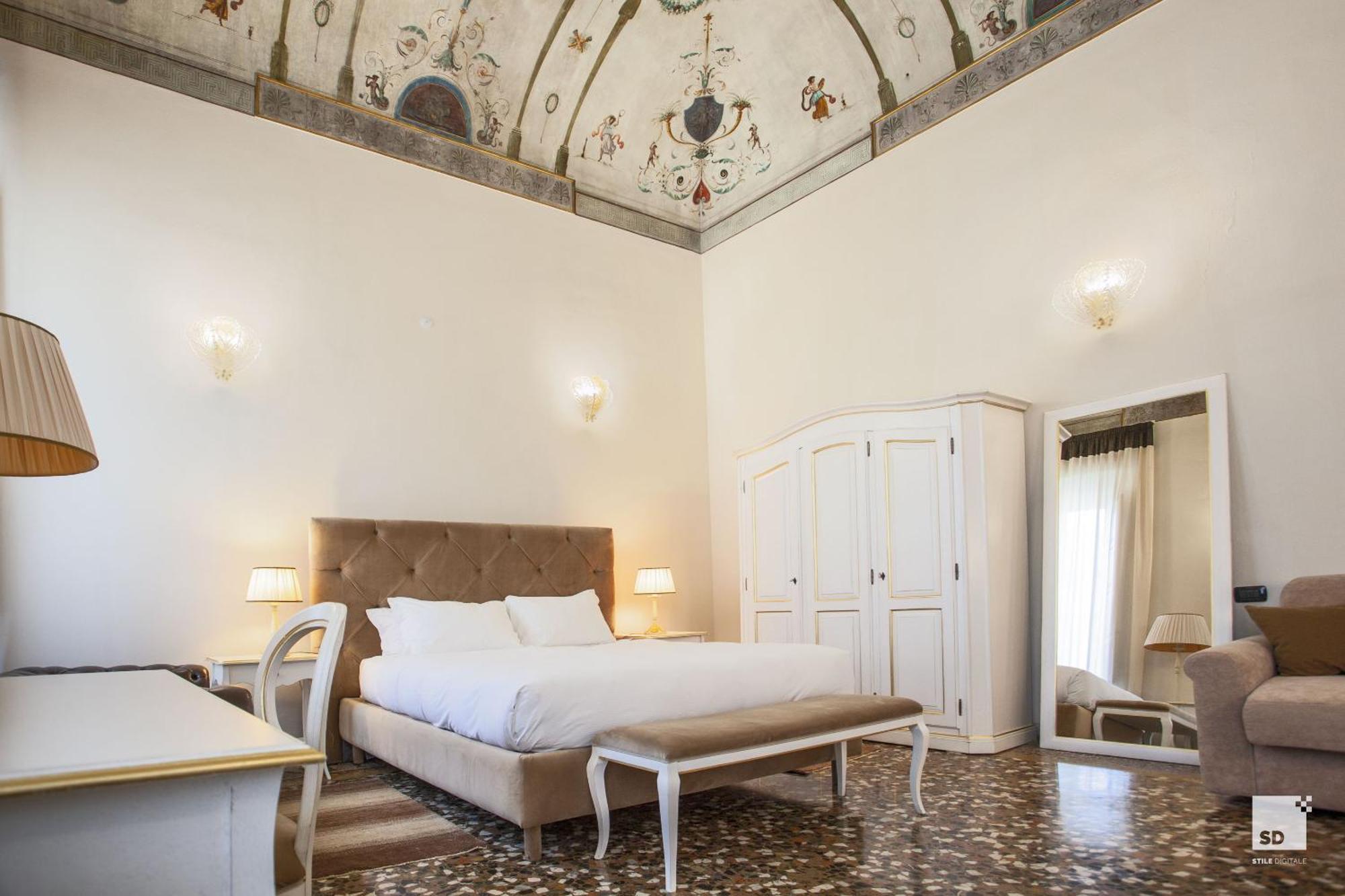 Room Frescoes