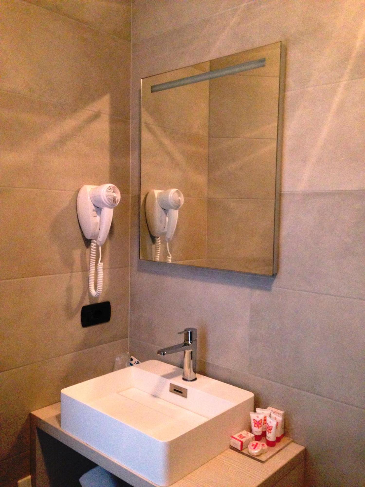 Double or Twin Room with Mountain View