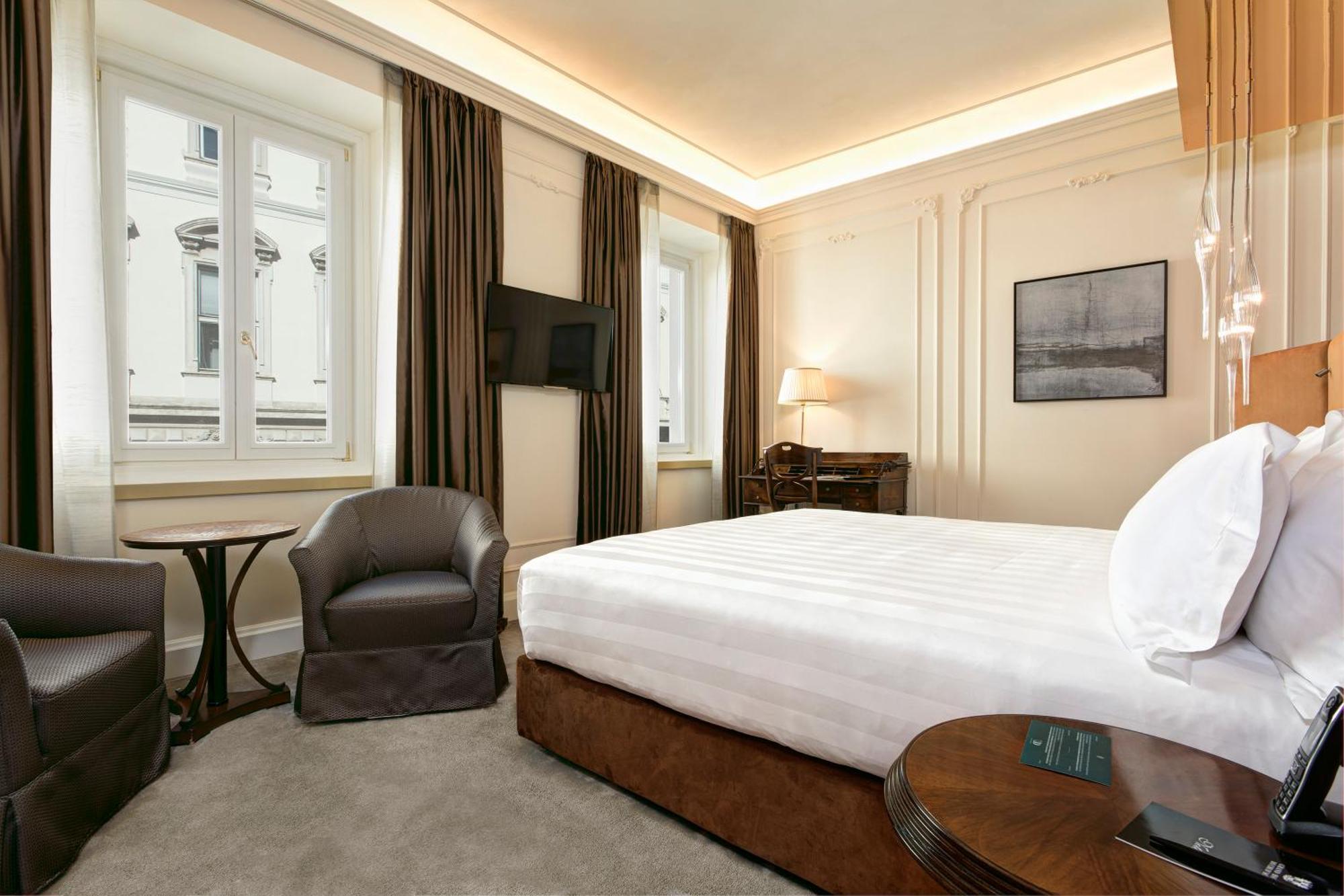 Deluxe Double or Twin Room