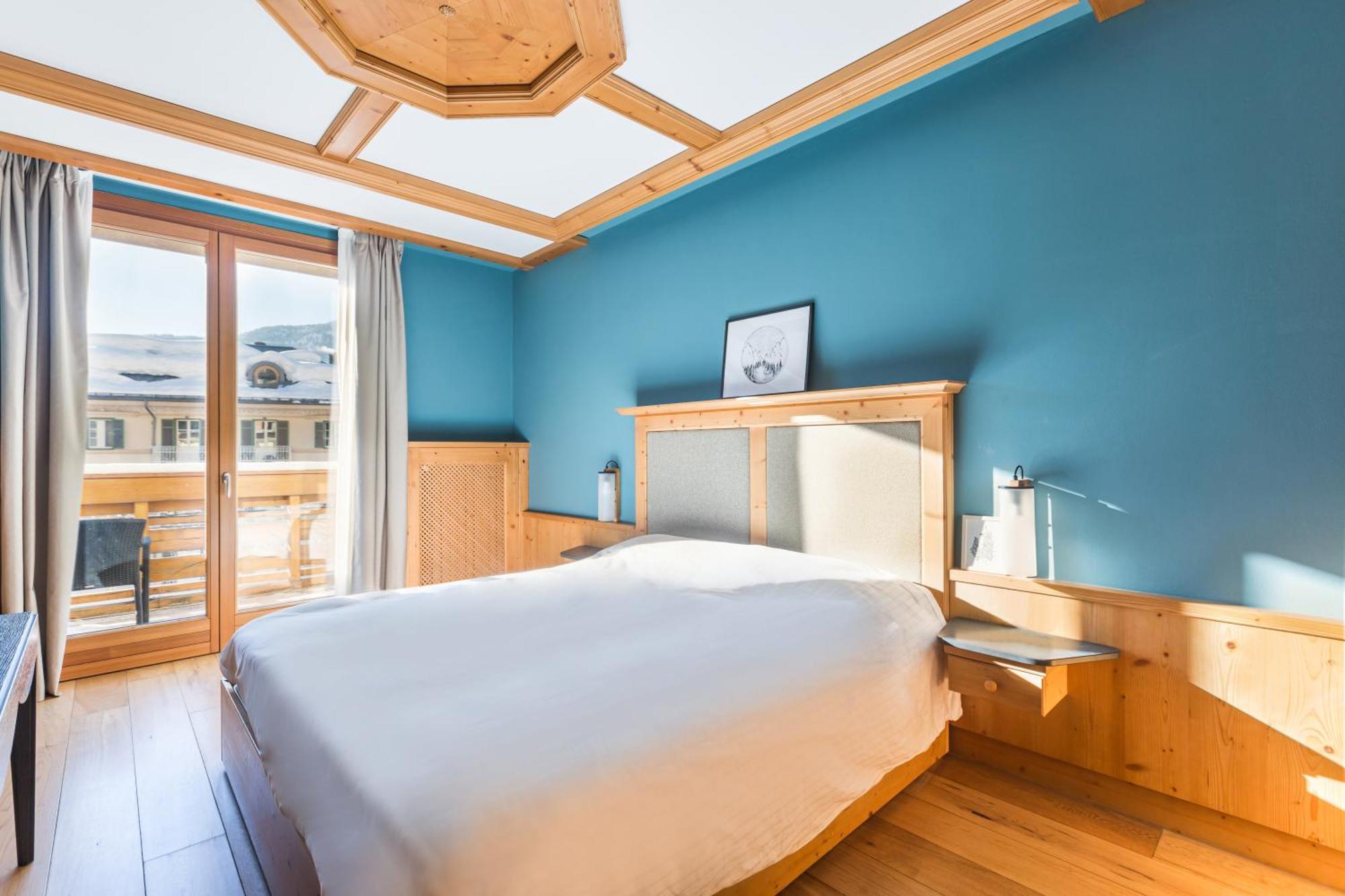 One-Bedroom Apartment Tofane Mountain View Balcony