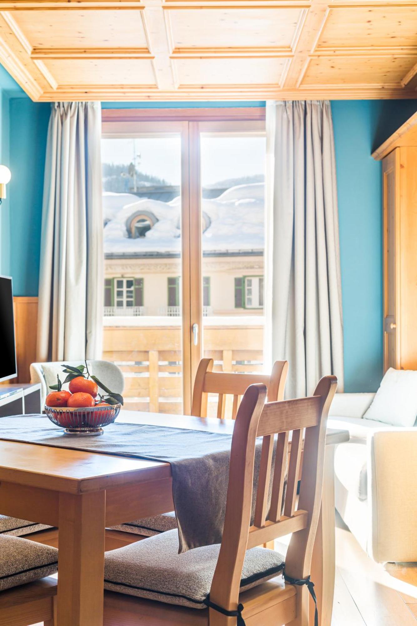 One-Bedroom Apartment Tofane Mountain View Balcony