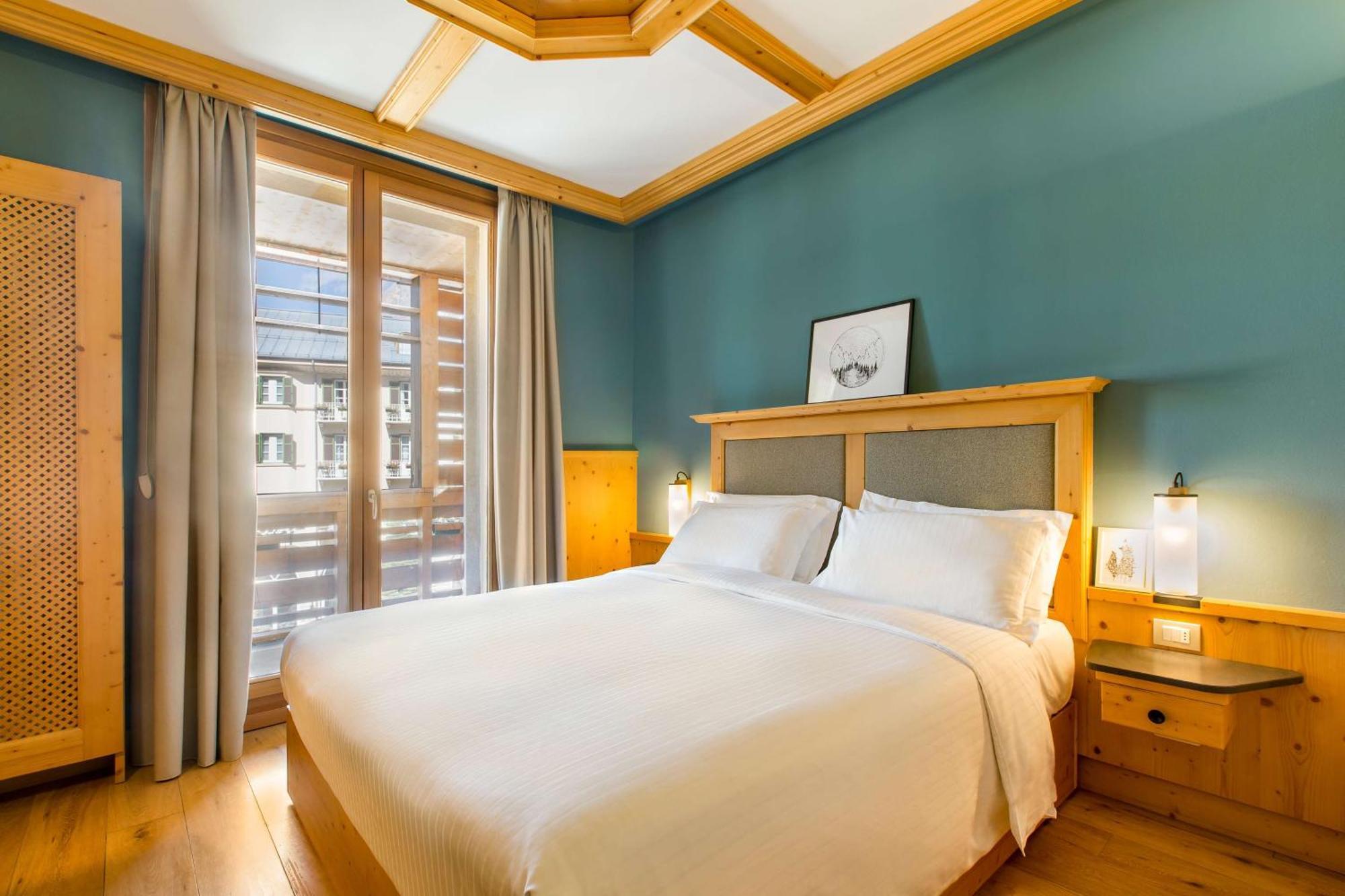 One-Bedroom Apartment Tofane Mountain View Balcony
