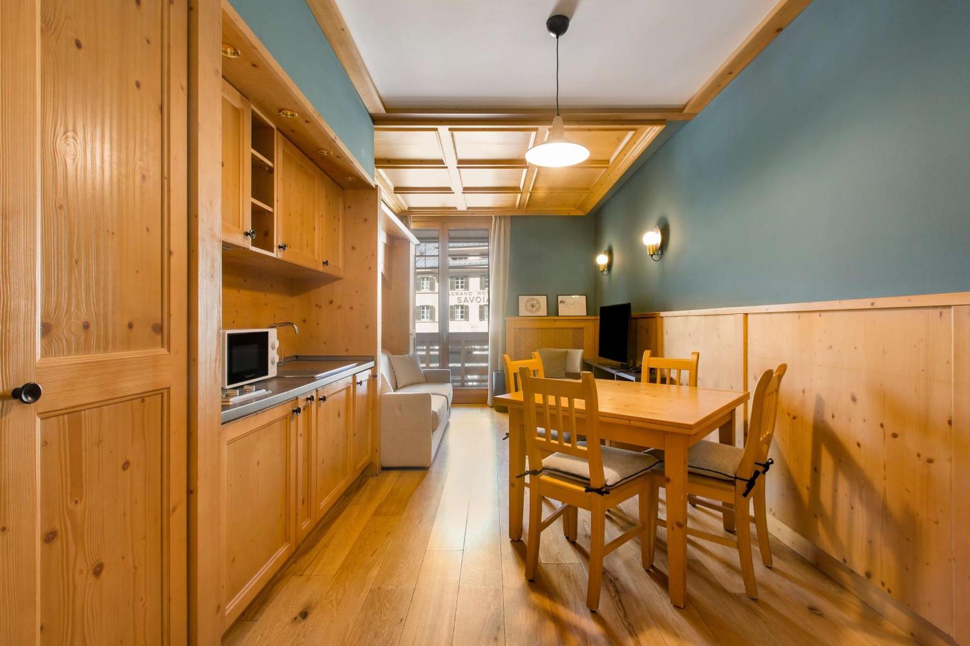 One-Bedroom Apartment Tofane Mountain View Balcony