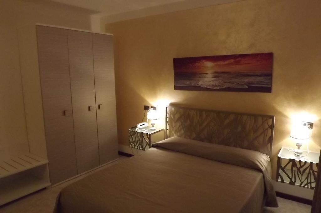Doppel-/Zweibettzimmer mit eingeschränktem Seeblick