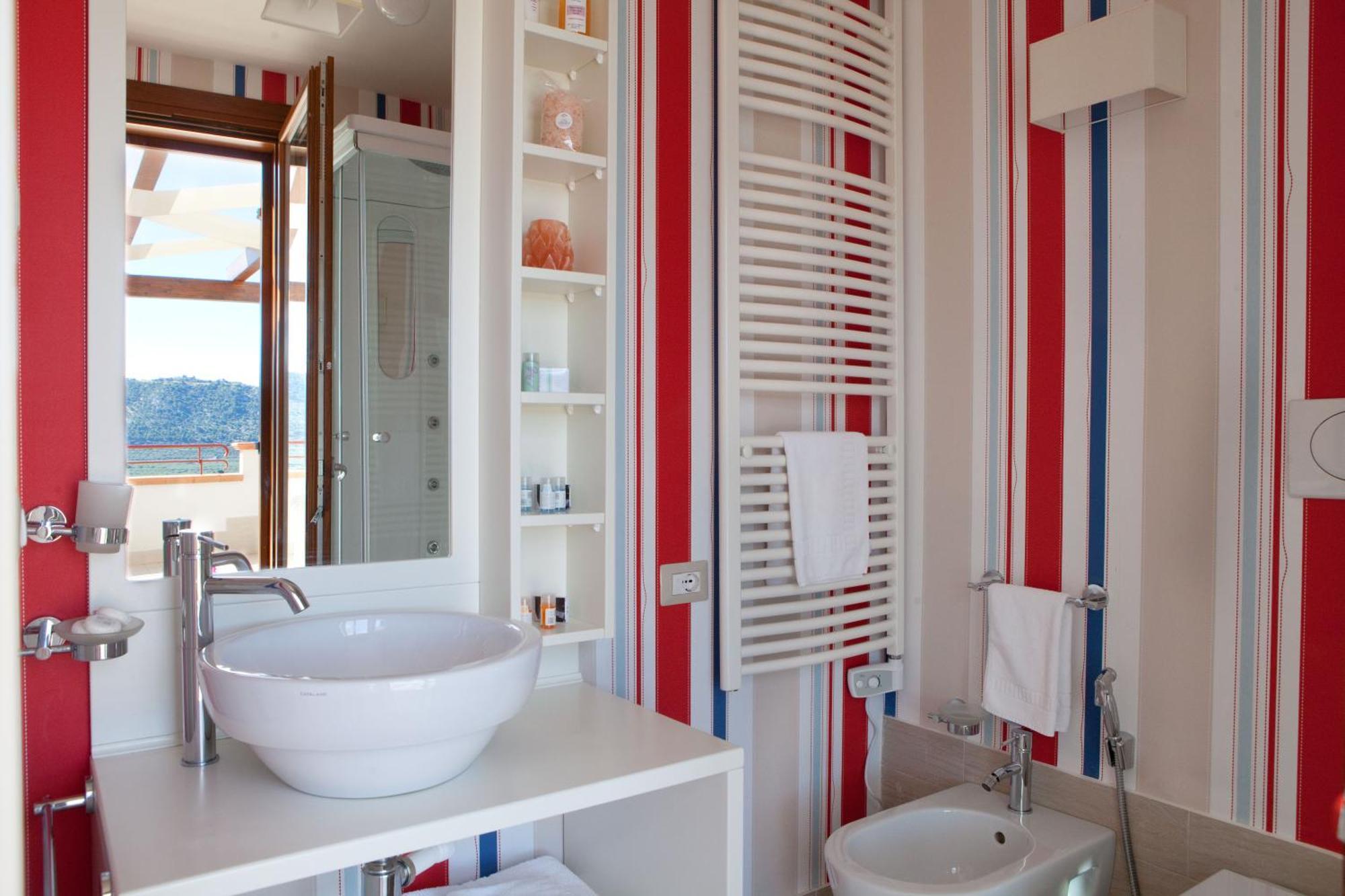One-Bedroom Apartment Sea View