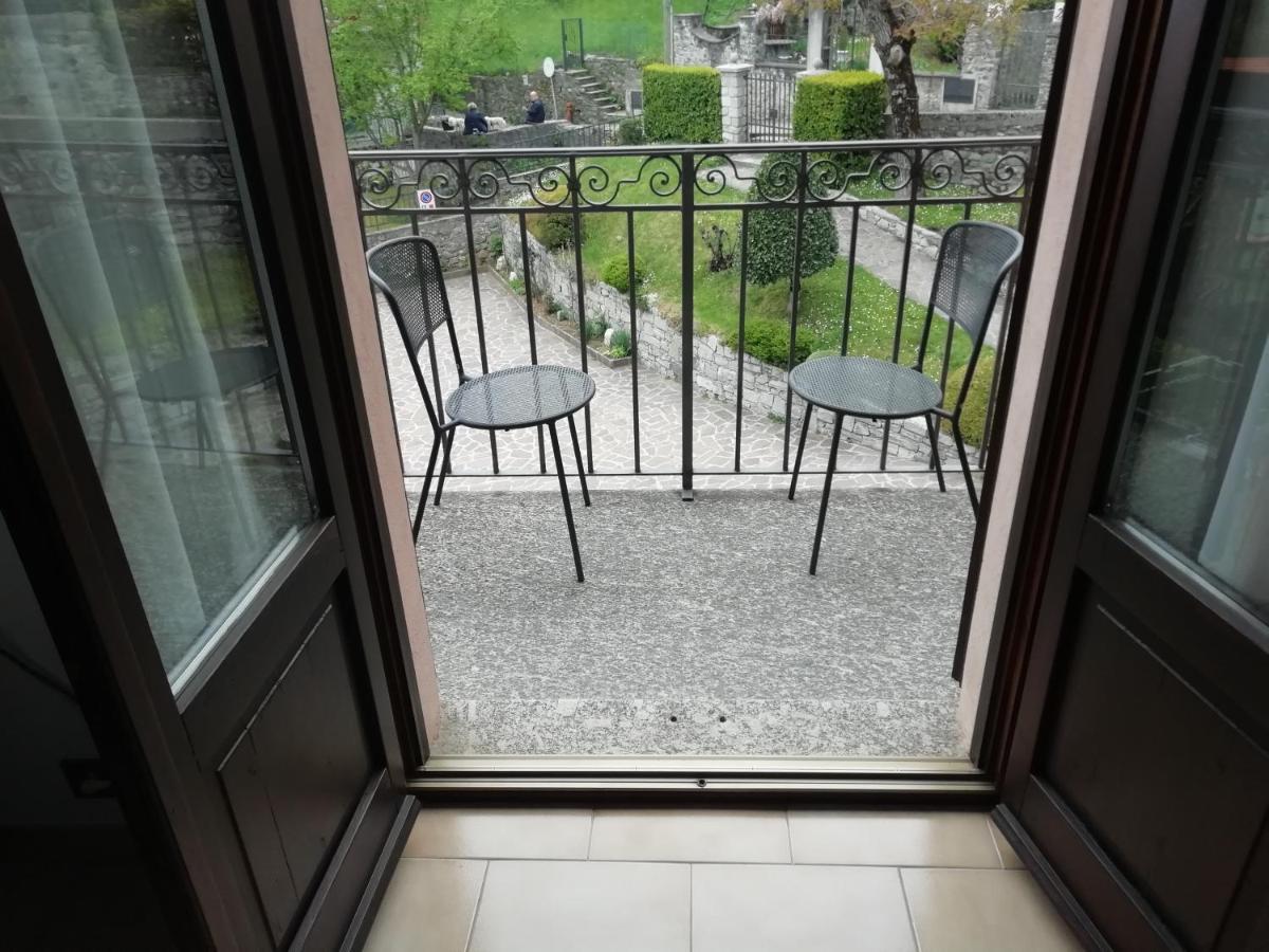 Camera Matrimoniale/Doppia con Letti Singoli con Balcone