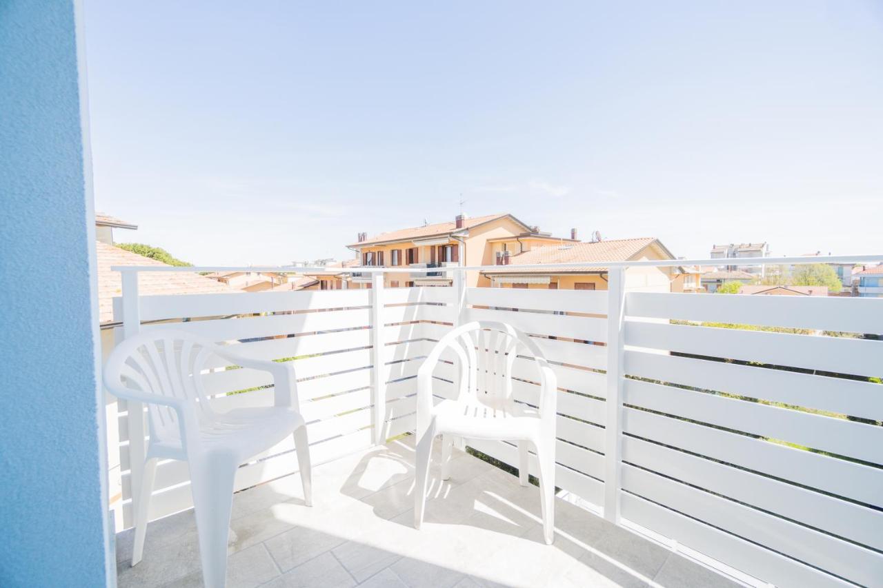 Single Room Balcony