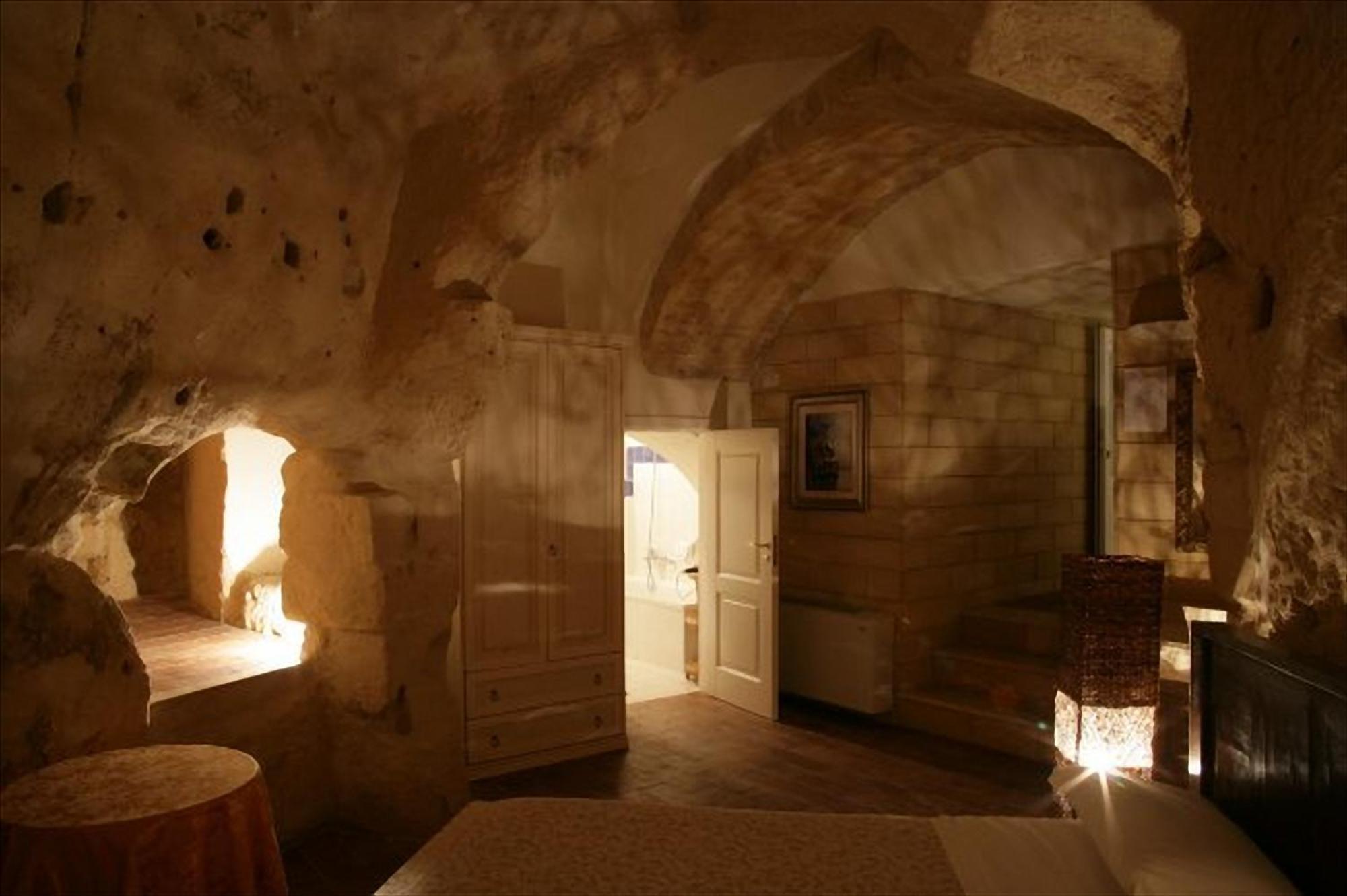 Junior Suite Cave