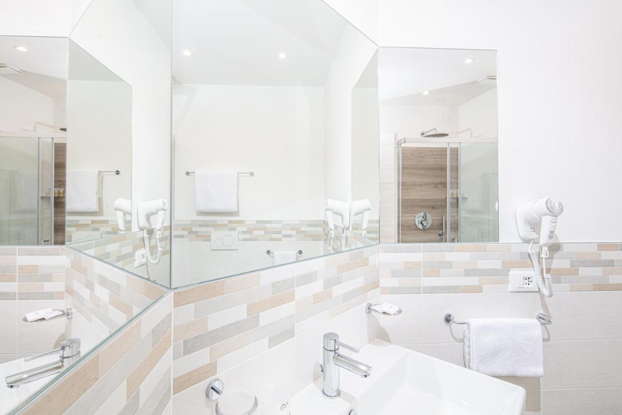 Classic Triple Room,1244595853:JPEG