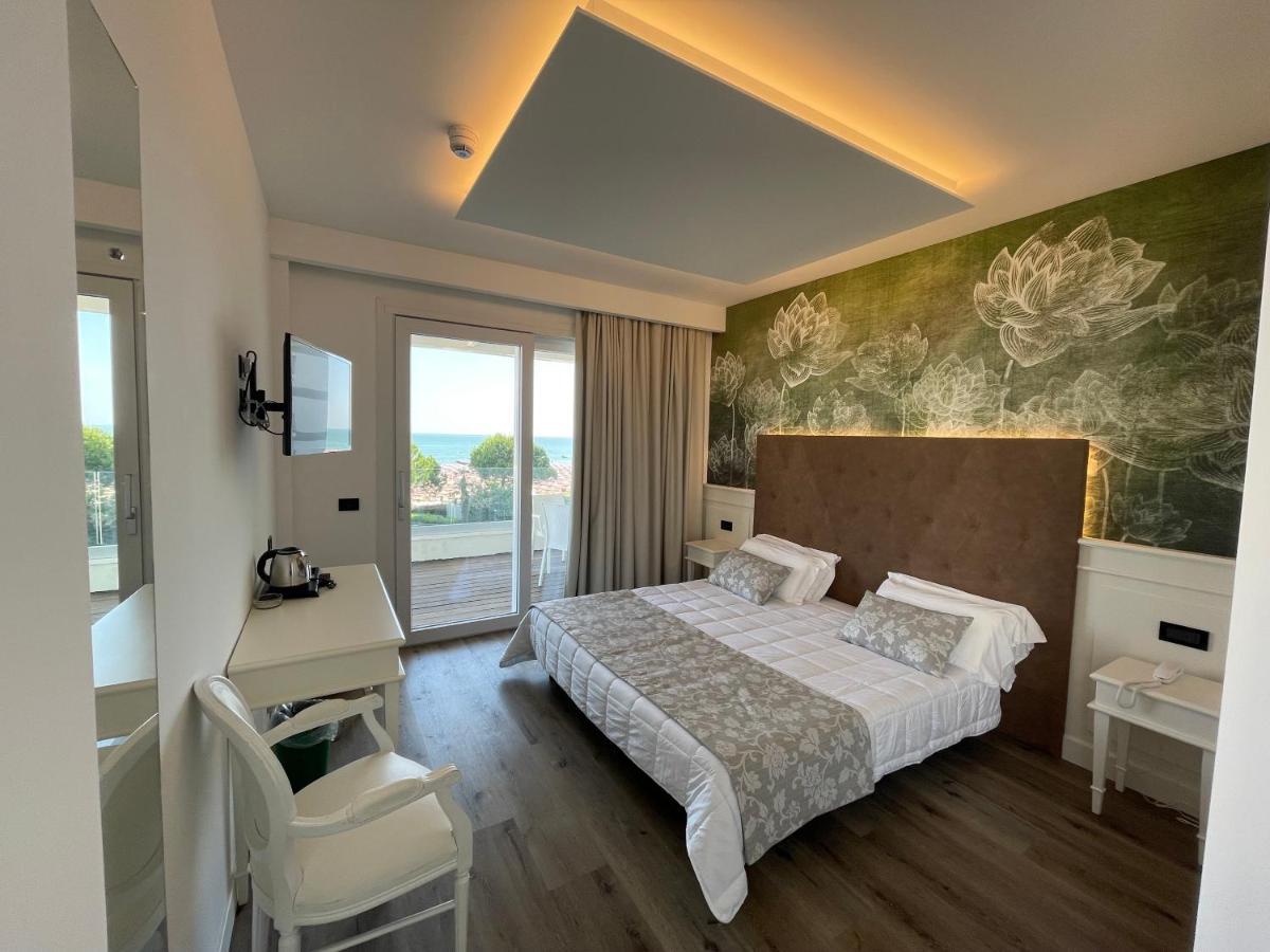 Deluxe Junior Suite mit großer Terrasse und Meerblick