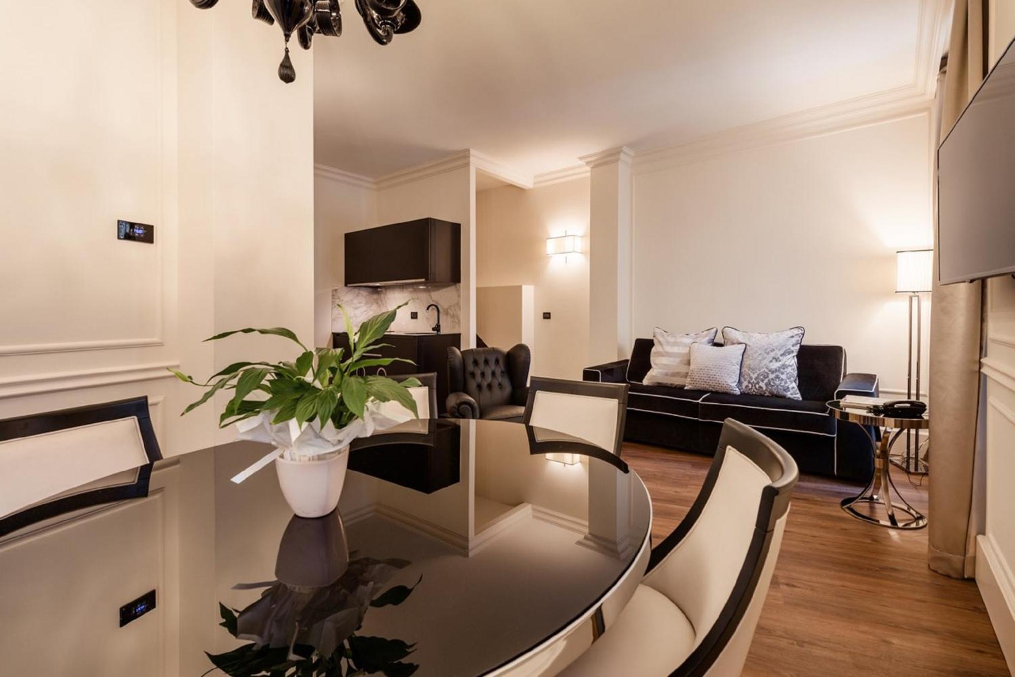 Deluxe Apartment Split Level