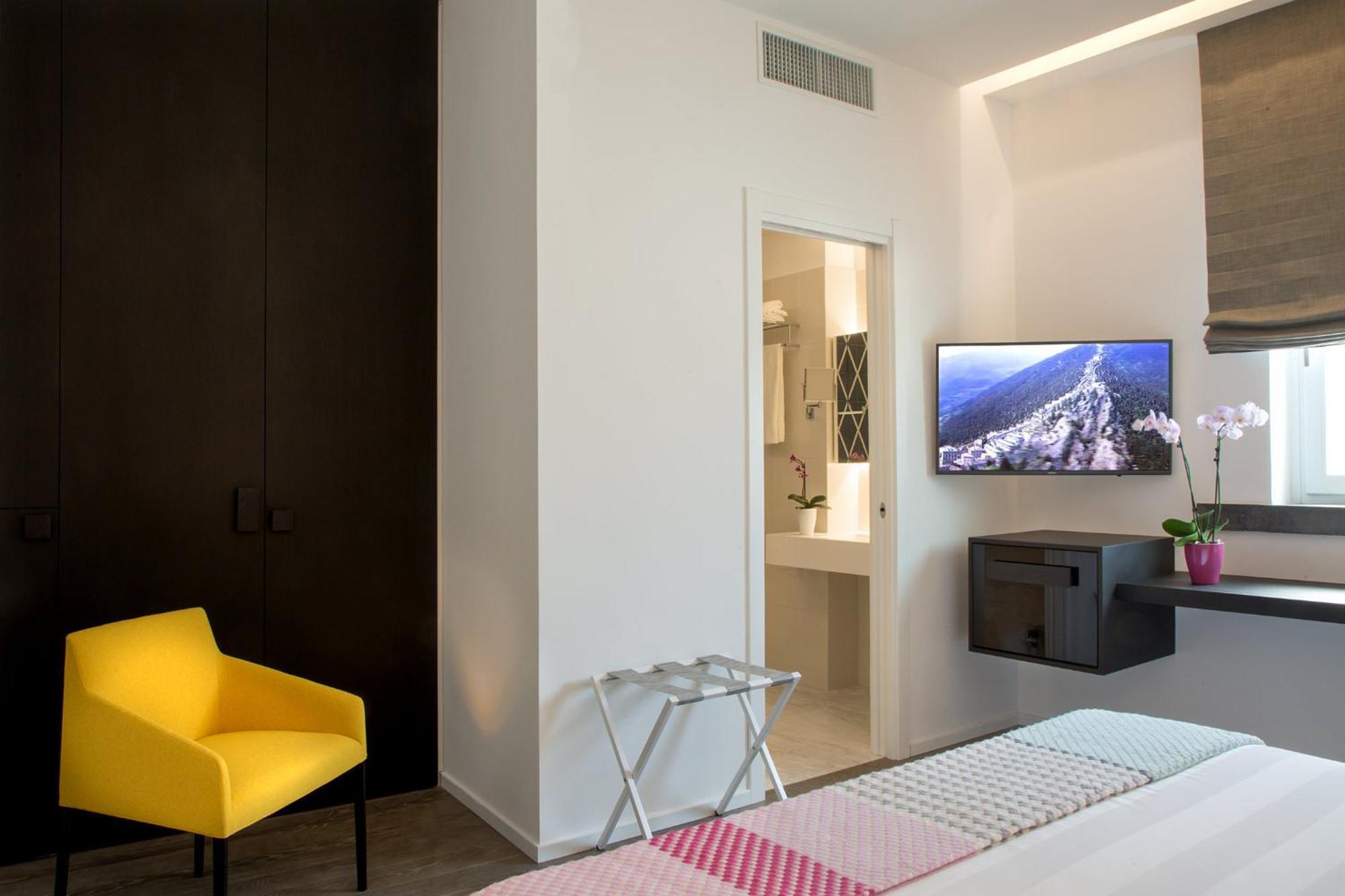 Double Room,1279873894:JPEG