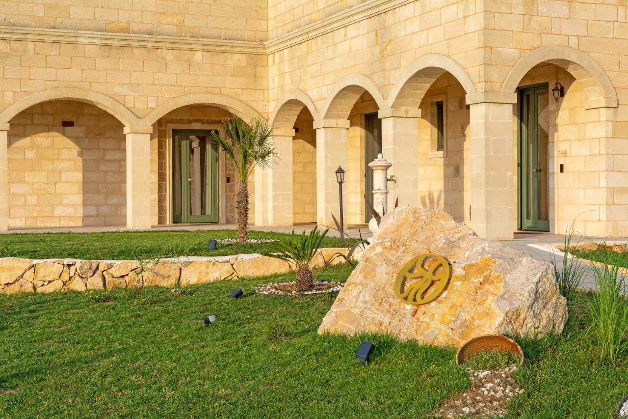 Deluxe Double or Twin Room Garden View