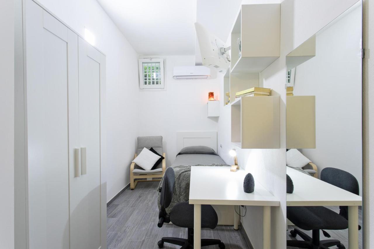 Single Room Private Bathroom
