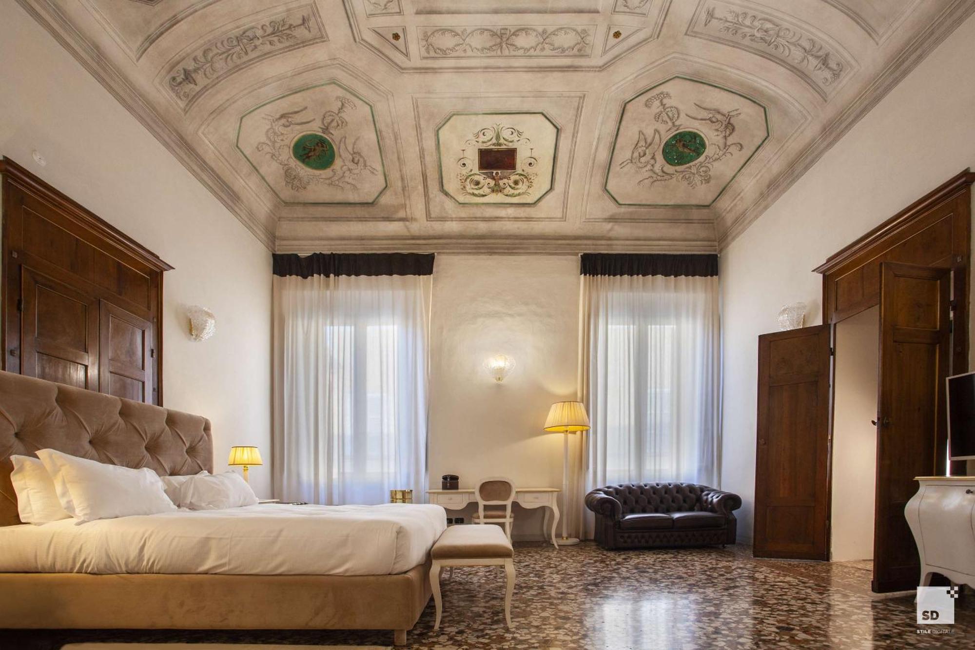 Room Frescoes