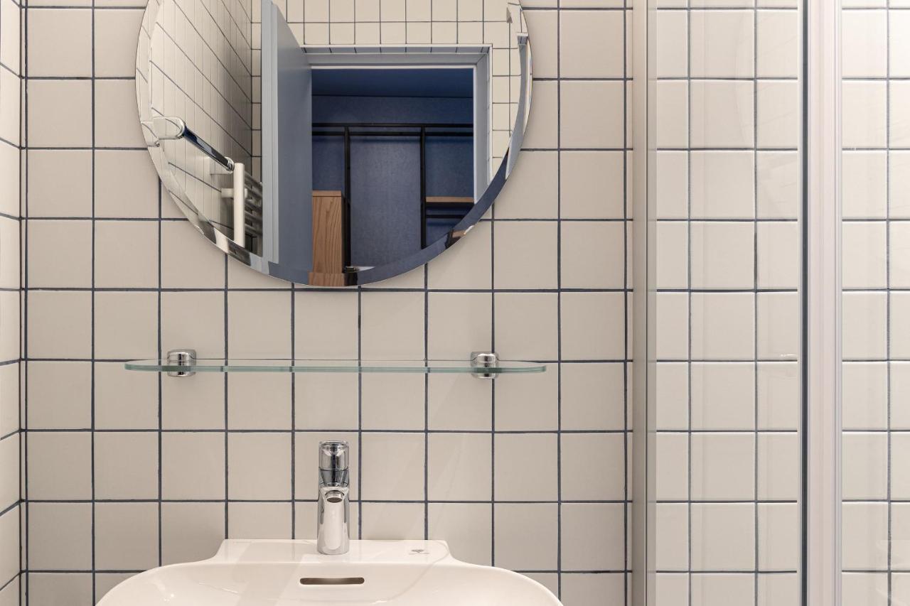Single Room Private Bathroom