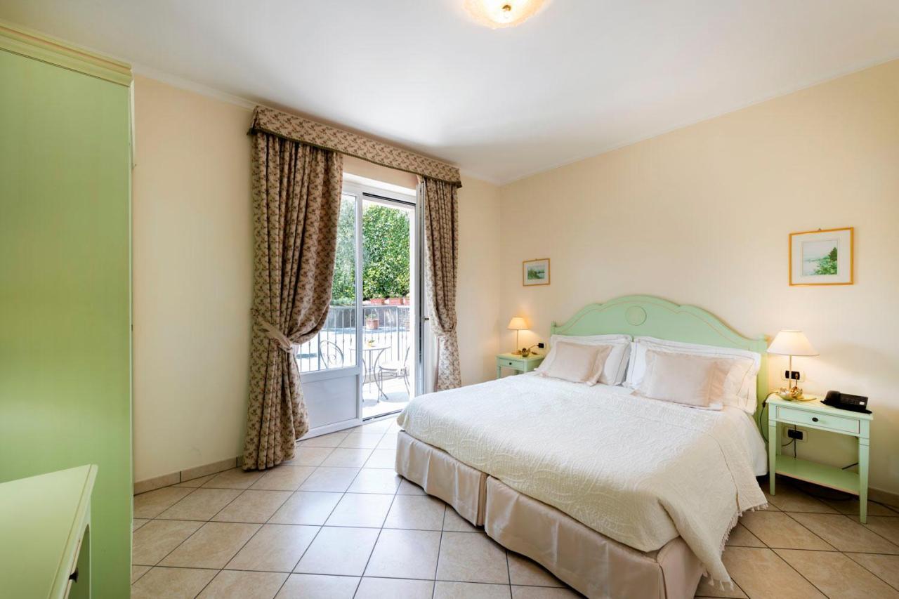 Double Room Terrace Garden View