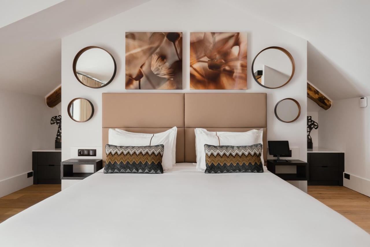 Suite with Lake View