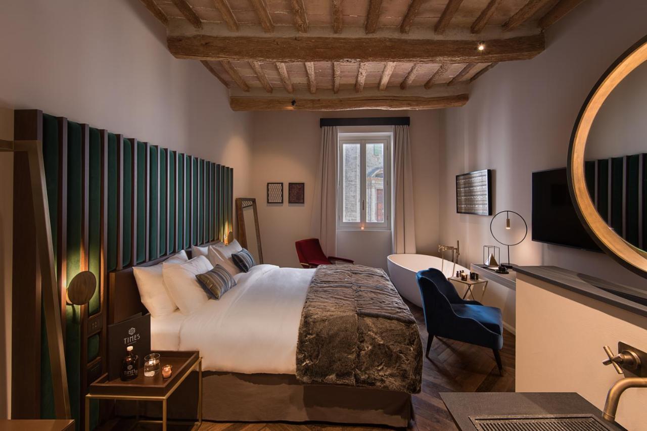 Deluxe Double Room Bath