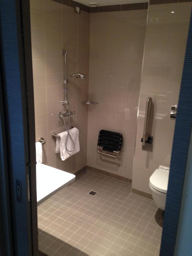 Standard Twin Room Disability Access or Smoking