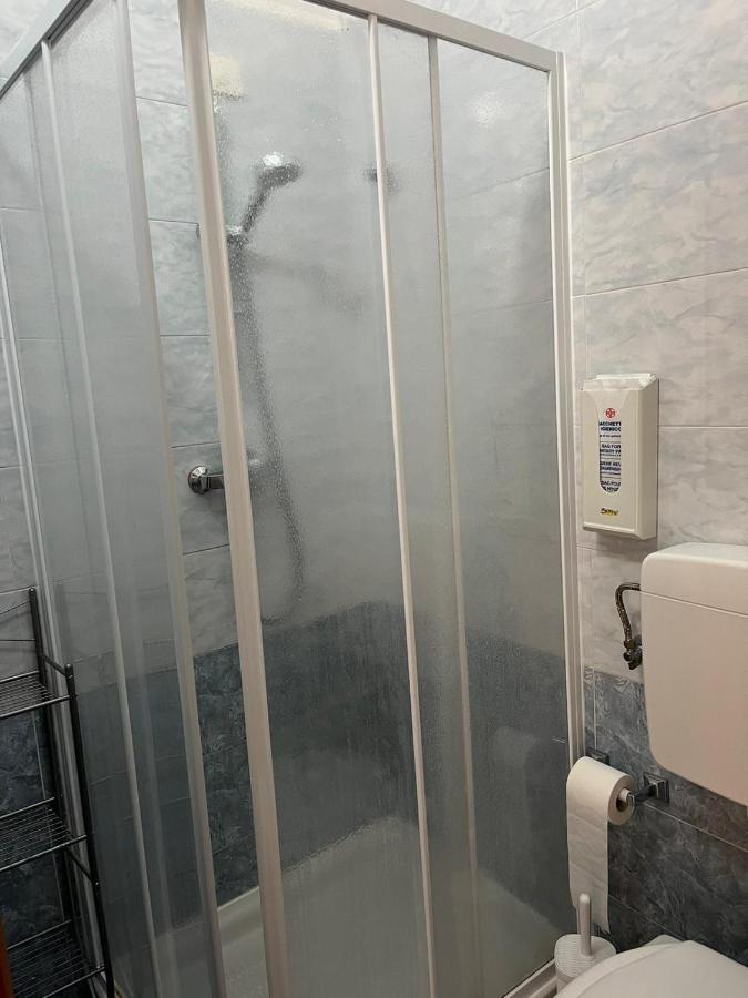 Quadruple Room Private Bathroom
