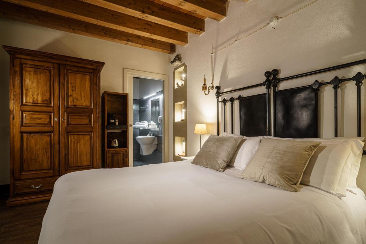 Deluxe Double Room Bath