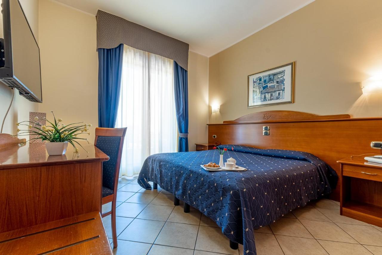 Double or Twin Room,1366844600:JPEG