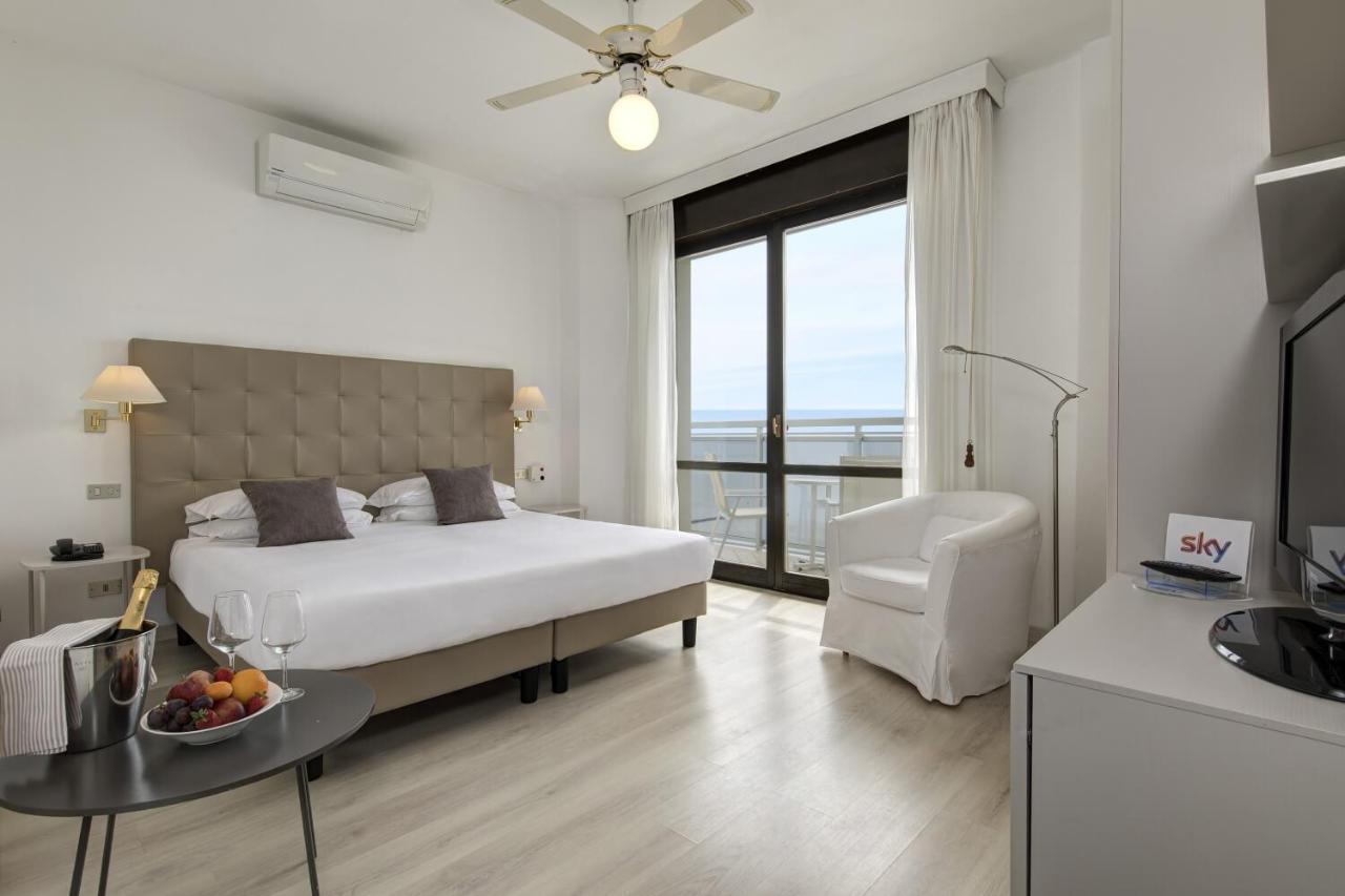 Deluxe Doppelzimmer mit Balkon und Meerblick