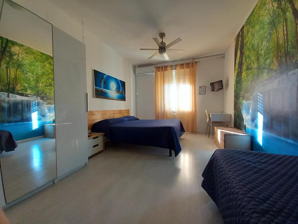 Double or Twin Room Private External Bathroom