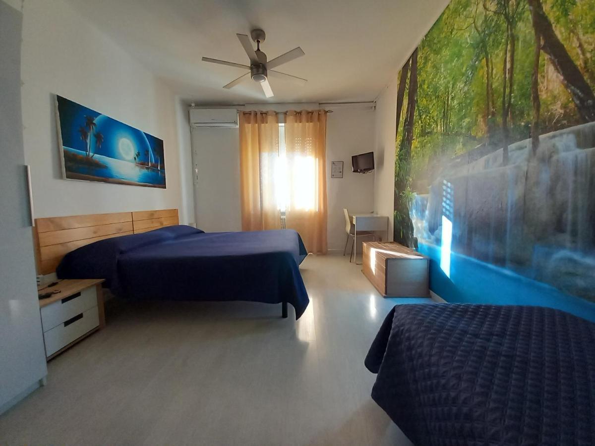 Double or Twin Room Private External Bathroom
