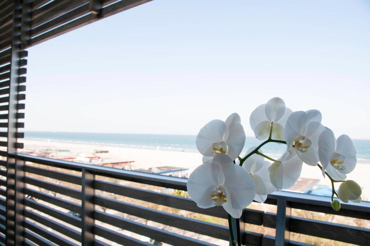 Double or Twin Room Sea View