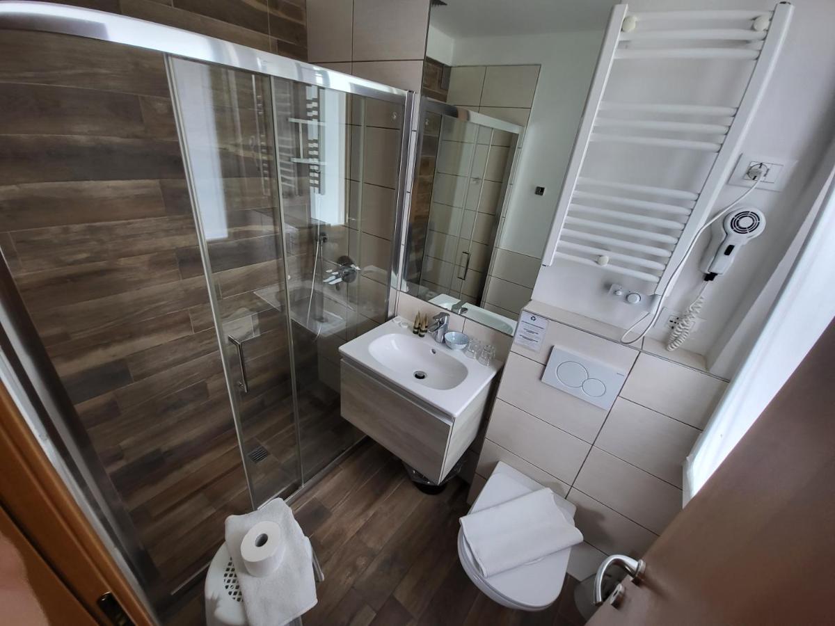 Doppelzimmer mit Poolblick