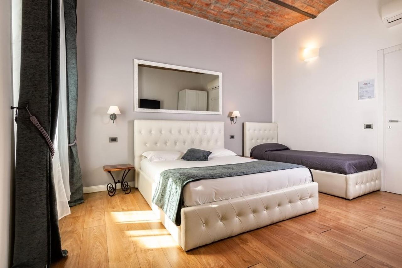 Comfort Triple Room Shower