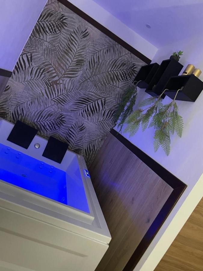 Deluxe King Suite,1396866938:JPEG