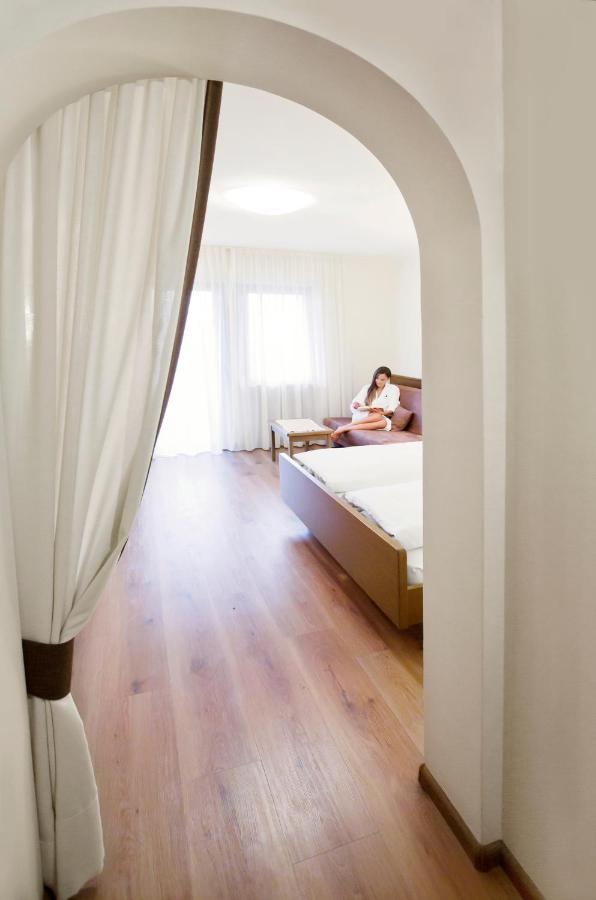 Double or Twin Room Extra Bed,1404522953:JPEG