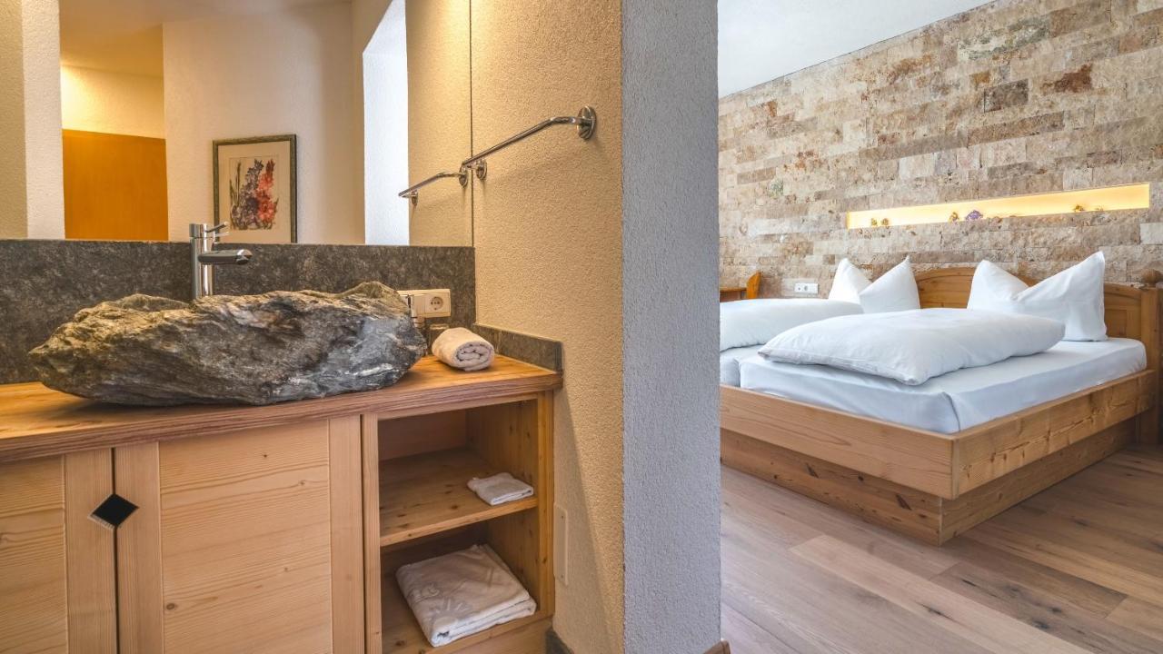Standard Zimmer mit Kingsize-Bett