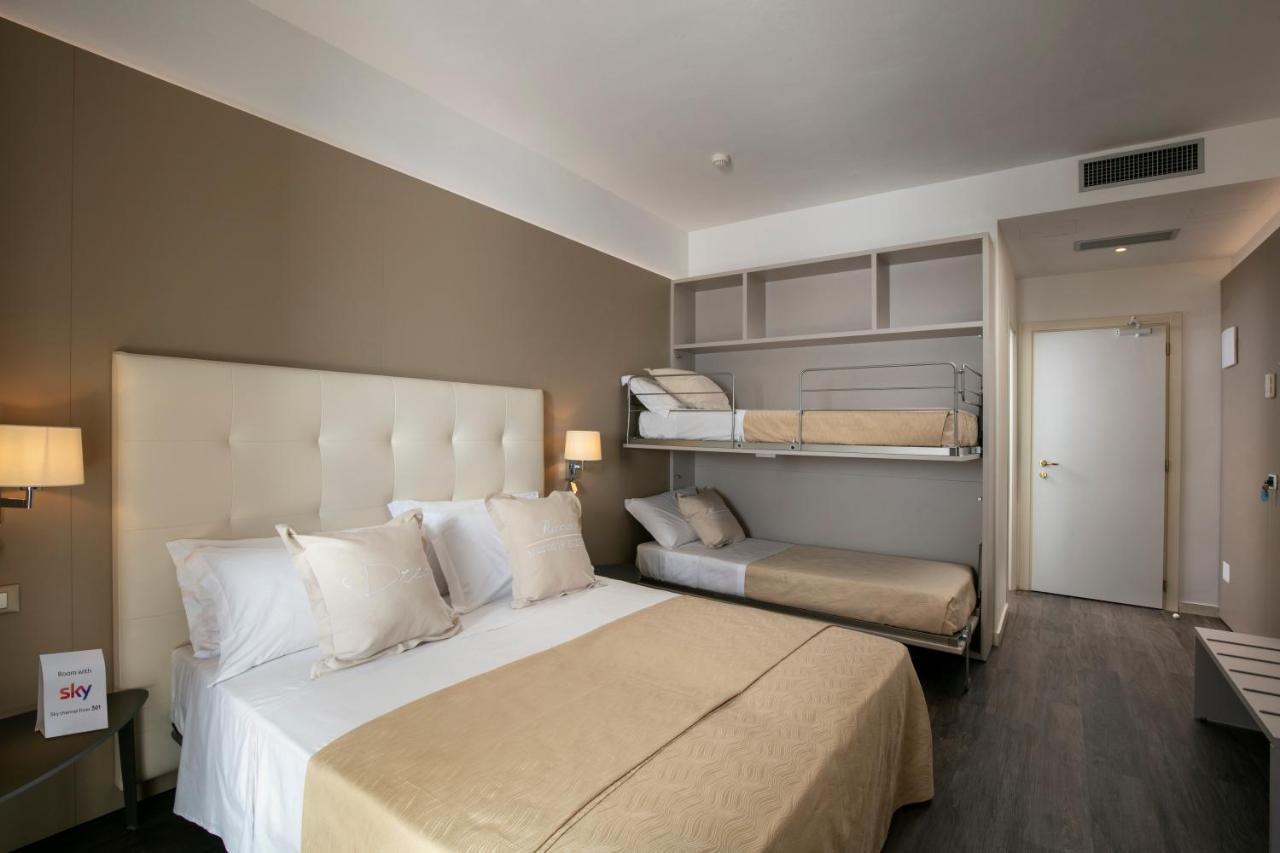 Triple Room Partial Sea View